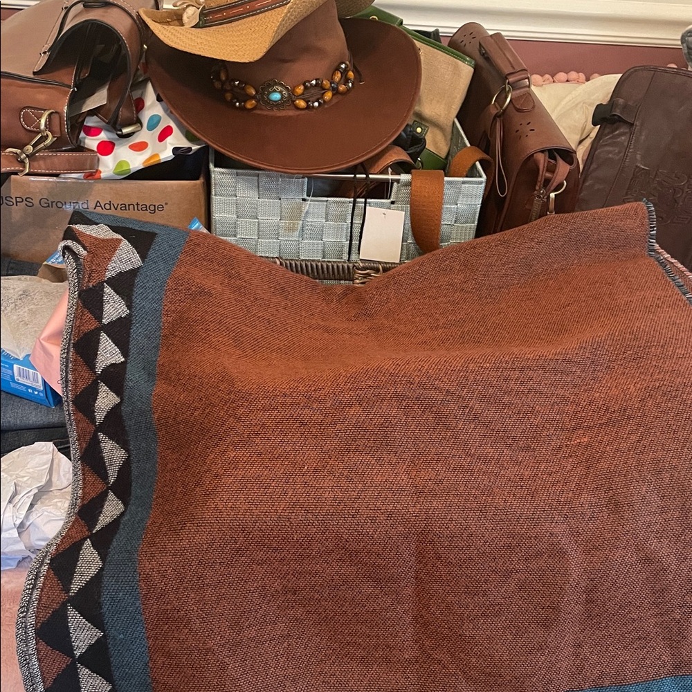 Shyanne Southwest Geometric Knit Poncho /Throw - Picture 4 of 7